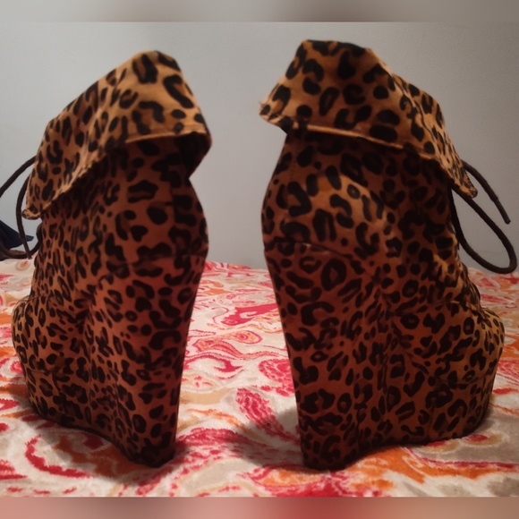 Leopard Print Booties - Picture 4 of 6